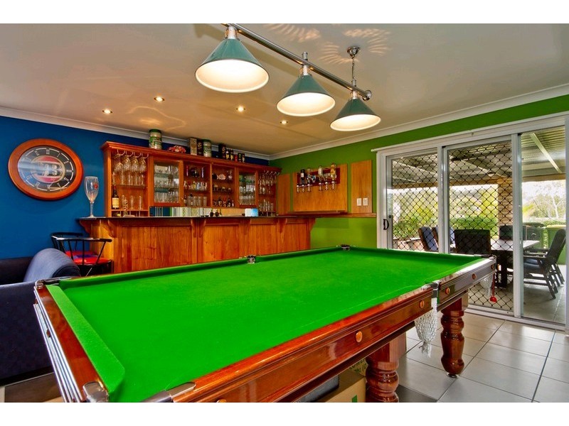 2 Silkyoak Way, Albany Creek QLD 4035