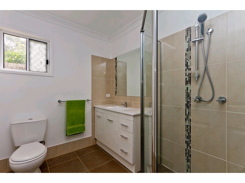 2 Silkyoak Way, Albany Creek QLD 4035