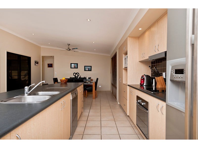 7 Diorama Court, Eatons Hill QLD 4037