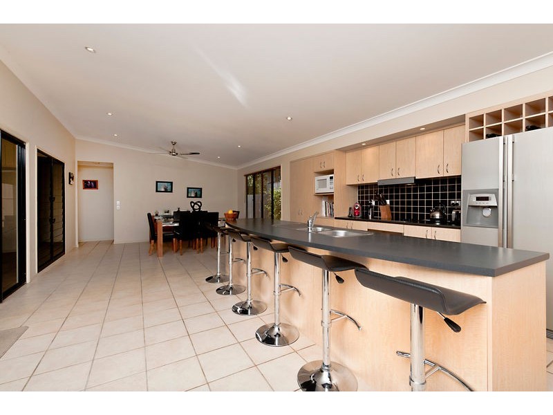 7 Diorama Court, Eatons Hill QLD 4037