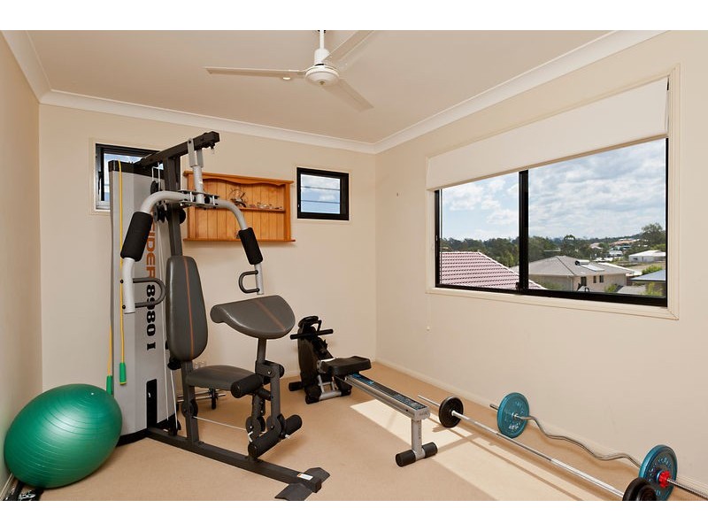 7 Diorama Court, Eatons Hill QLD 4037