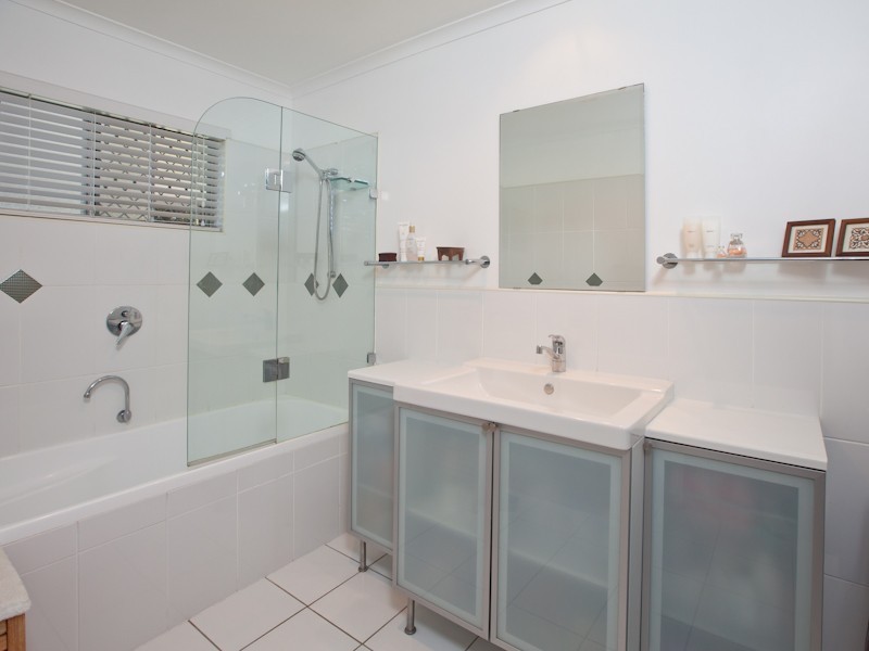 5 Devoran Street, Albany Creek QLD 4035