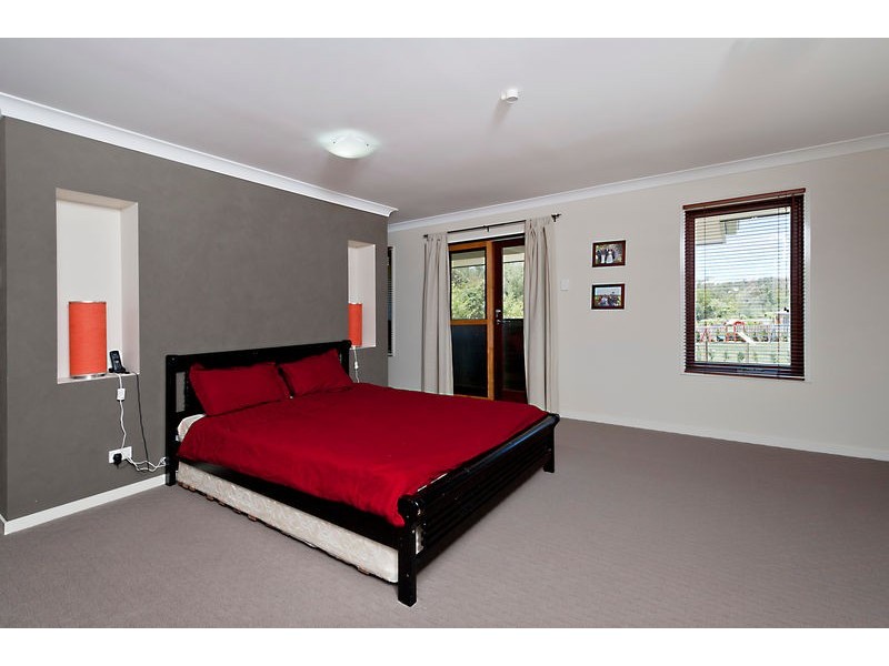 15 Rivergum Drive, Eatons Hill QLD 4037