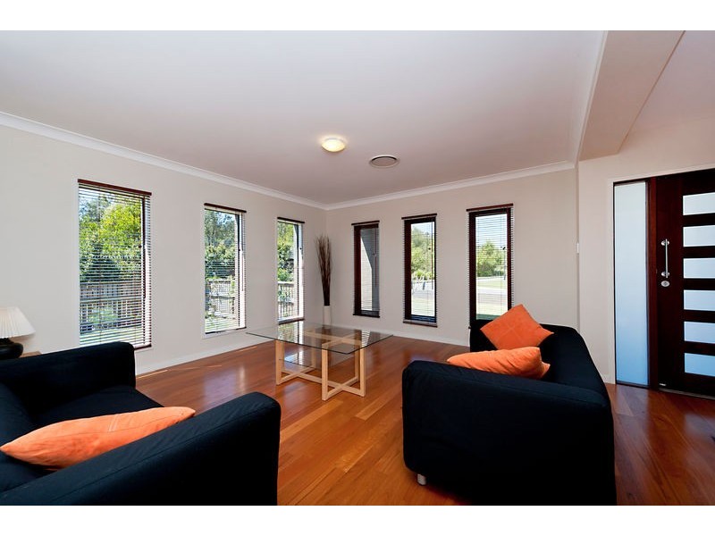 15 Rivergum Drive, Eatons Hill QLD 4037