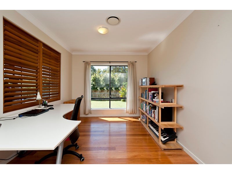 15 Rivergum Drive, Eatons Hill QLD 4037