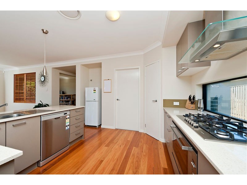 15 Rivergum Drive, Eatons Hill QLD 4037