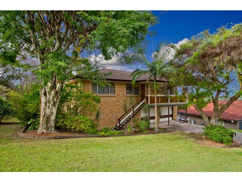4 Janus Court, Eatons Hill QLD 4037