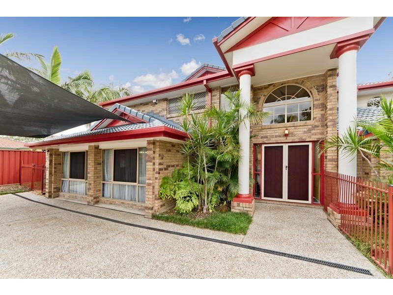 18 Saraband Drive, Eatons Hill QLD 4037