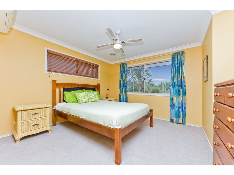 18 Saraband Drive, Eatons Hill QLD 4037