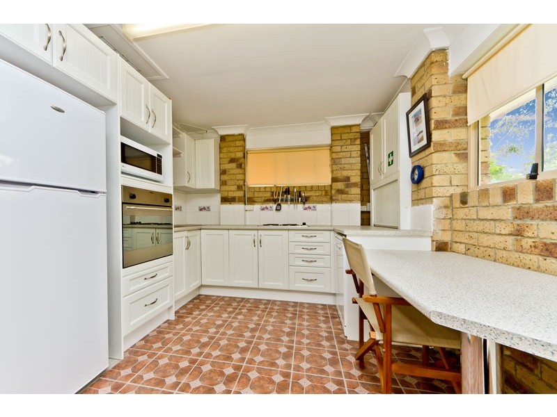 18 Saraband Drive, Eatons Hill QLD 4037