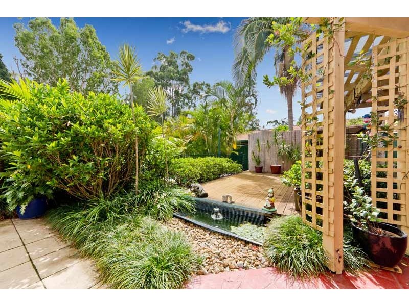 18 Saraband Drive, Eatons Hill QLD 4037