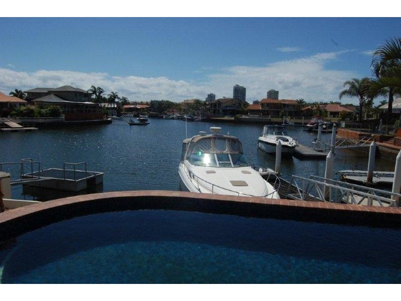 21 Midnight Court, Runaway Bay QLD 4216