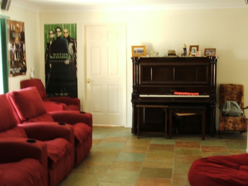 2 Ramada Place, Highland Park QLD 4211