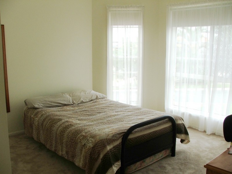 2 Ramada Place, Highland Park QLD 4211