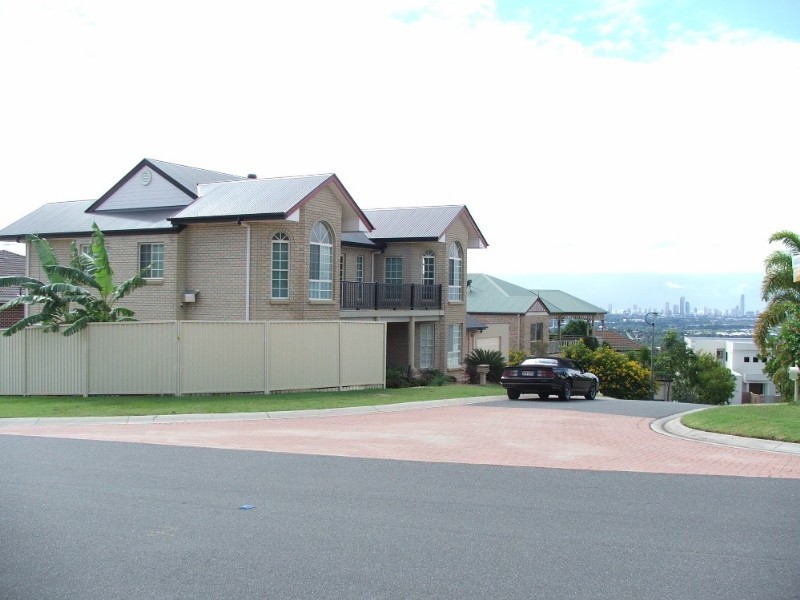 2 Ramada Place, Highland Park QLD 4211