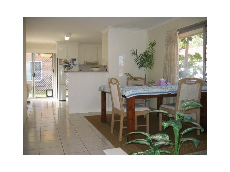 33 Inveray Avenue, Benowa QLD 4217