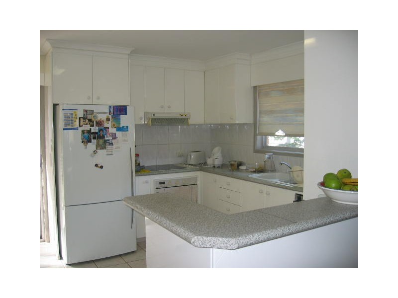 33 Inveray Avenue, Benowa QLD 4217