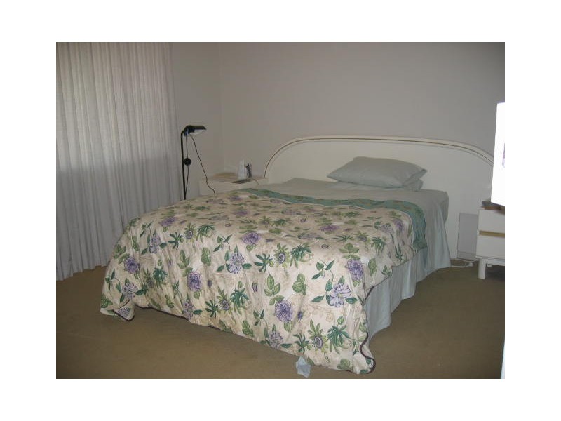 33 Inveray Avenue, Benowa QLD 4217