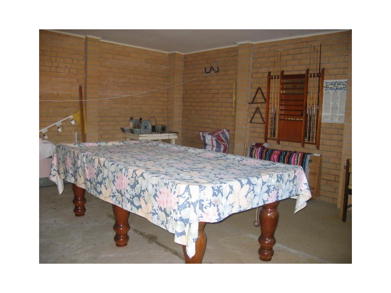 33 Inveray Avenue, Benowa QLD 4217