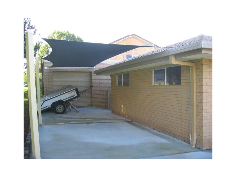 33 Inveray Avenue, Benowa QLD 4217