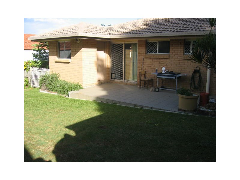 33 Inveray Avenue, Benowa QLD 4217