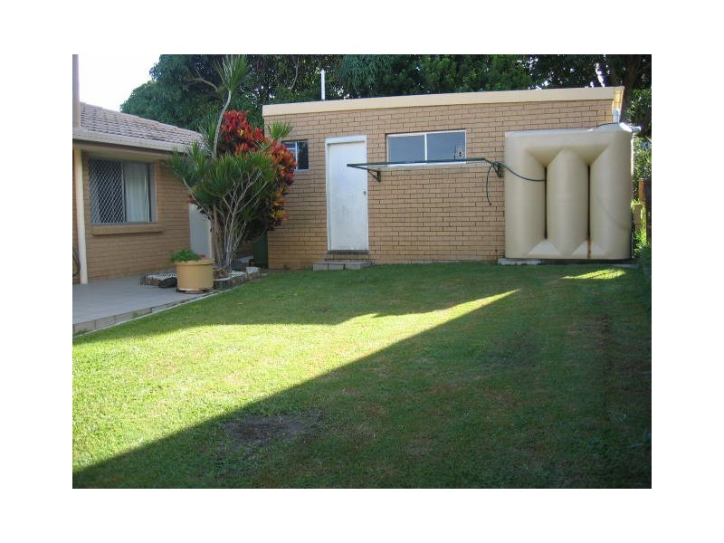 33 Inveray Avenue, Benowa QLD 4217