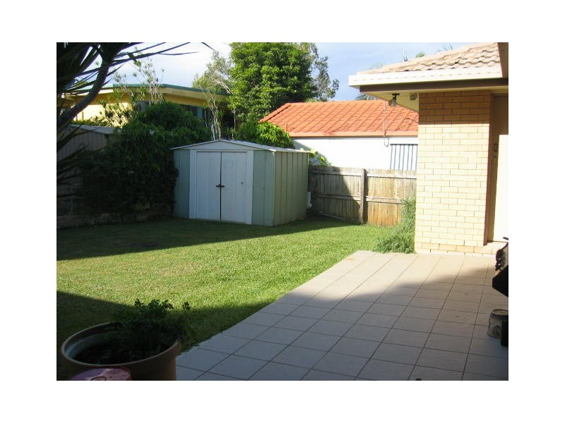 33 Inveray Avenue, Benowa QLD 4217