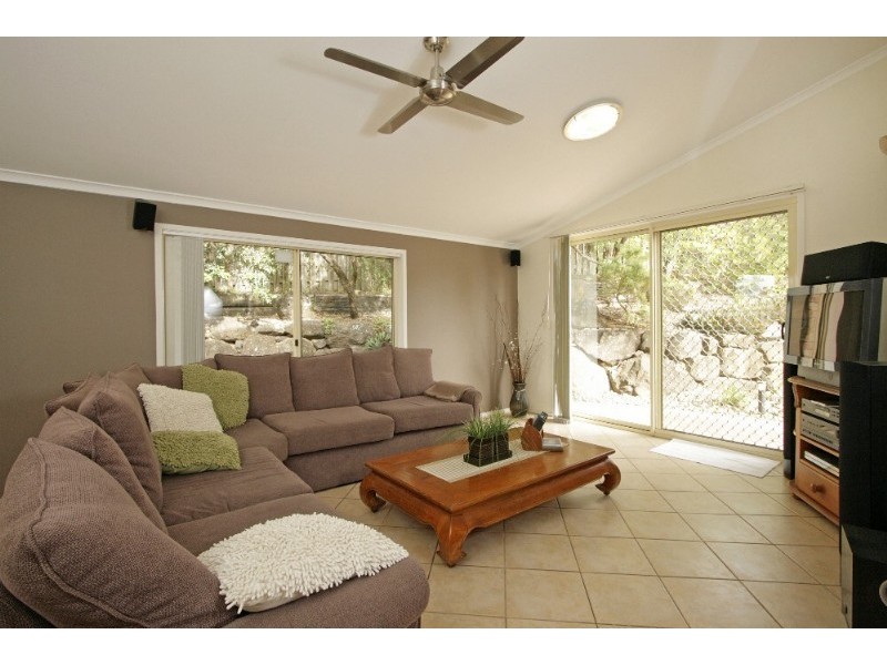 18 White Cap Close, Pacific Pines QLD 4211