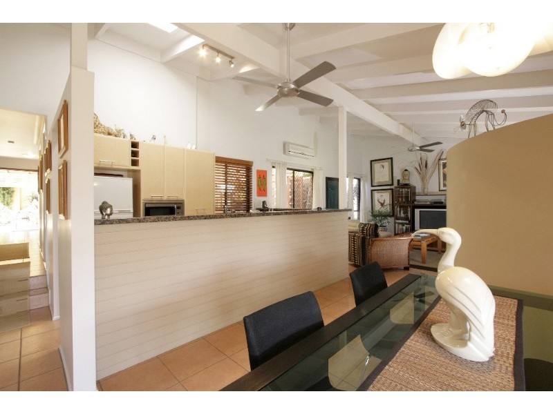 8 Grevillia  Avenue, Southport QLD 4215