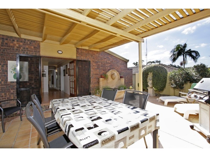 8 Grevillia  Avenue, Southport QLD 4215