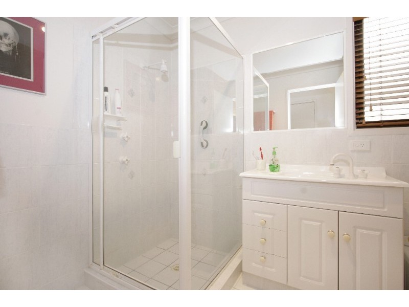 8 Grevillia  Avenue, Southport QLD 4215