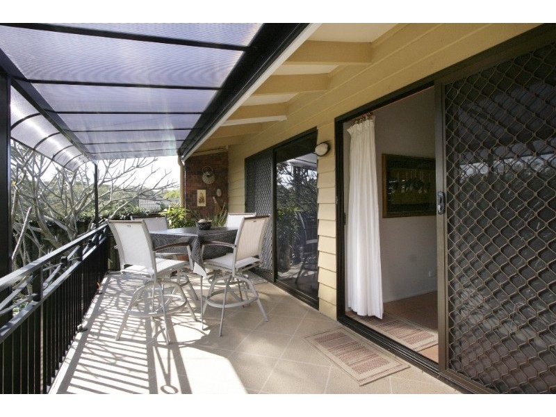 8 Grevillia  Avenue, Southport QLD 4215