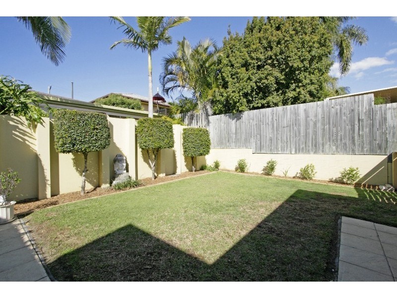 8 Grevillia  Avenue, Southport QLD 4215