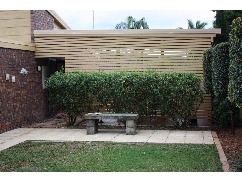 8 Grevillia  Avenue, Southport QLD 4215