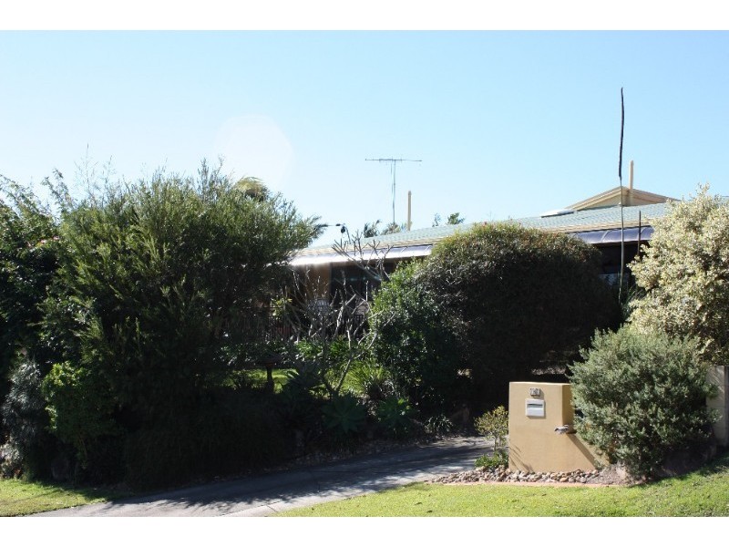 8 Grevillia  Avenue, Southport QLD 4215