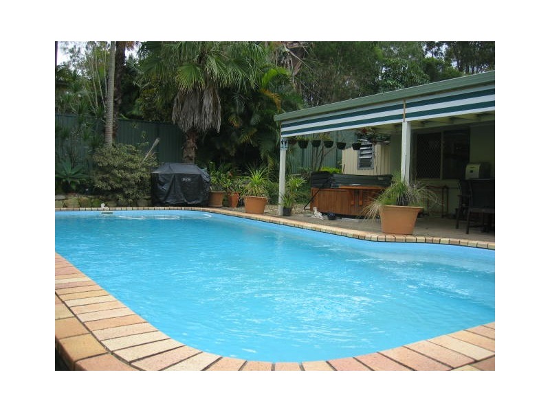 21 Levestam Court, Carrara QLD 4211