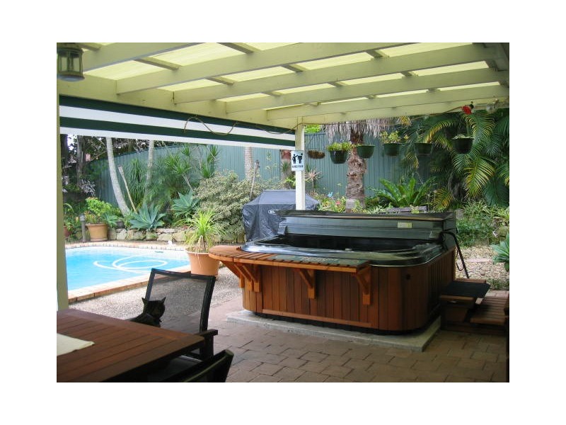 21 Levestam Court, Carrara QLD 4211