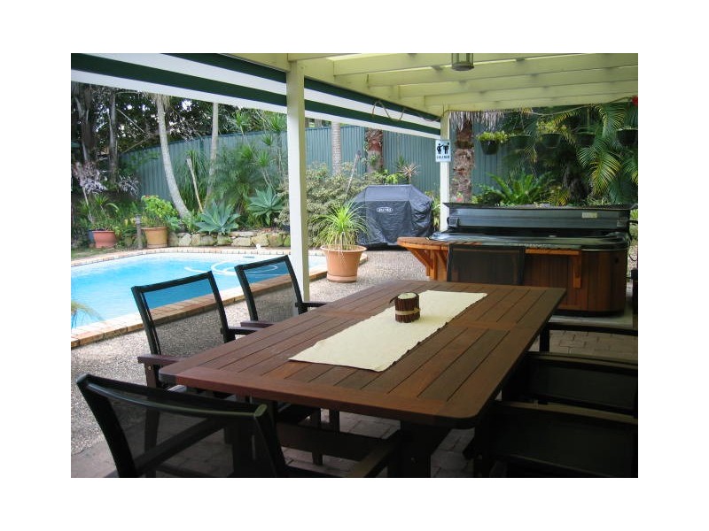 21 Levestam Court, Carrara QLD 4211