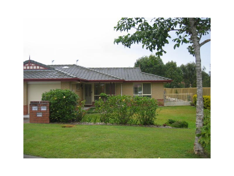 1/10 Dauphin Crescent, Merrimac QLD 4226