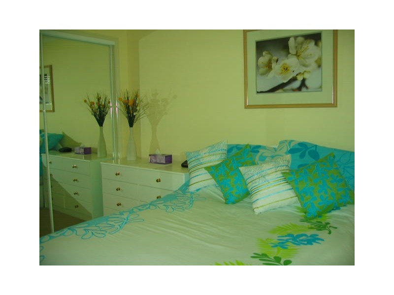 1/10 Dauphin Crescent, Merrimac QLD 4226