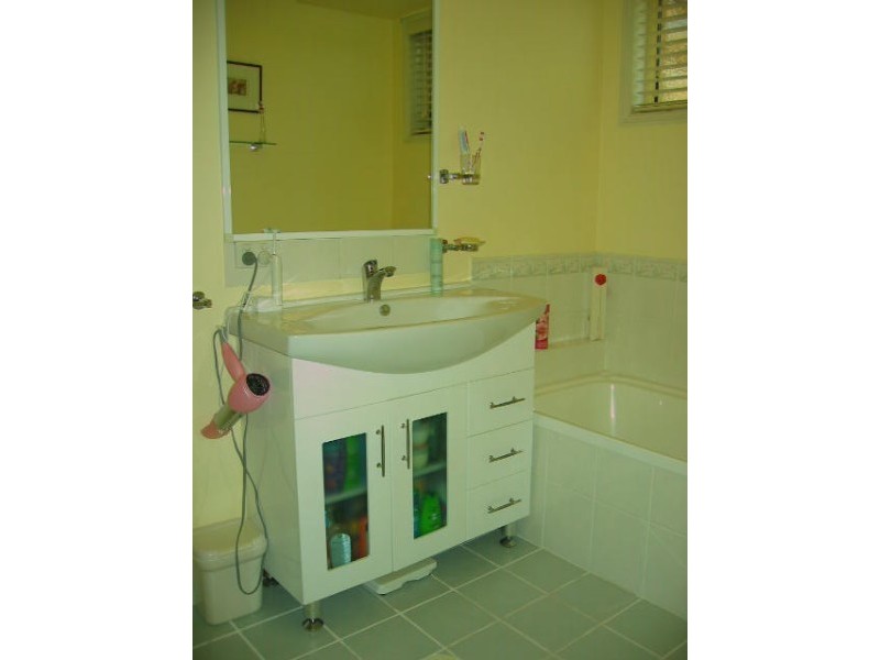 1/10 Dauphin Crescent, Merrimac QLD 4226