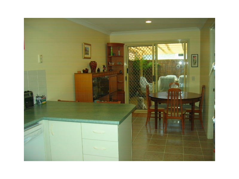 1/10 Dauphin Crescent, Merrimac QLD 4226