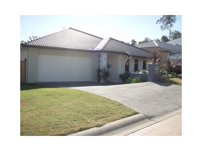 41 Zane Street, Molendinar QLD 4214