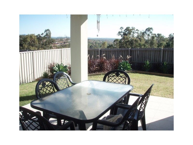 41 Zane Street, Molendinar QLD 4214