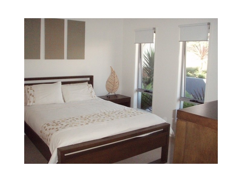 41 Zane Street, Molendinar QLD 4214