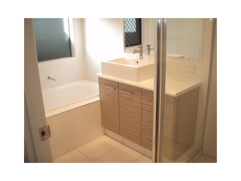 41 Zane Street, Molendinar QLD 4214