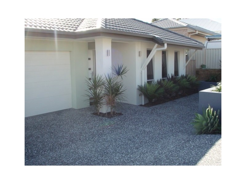 41 Zane Street, Molendinar QLD 4214