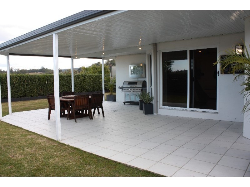 13 Brissendon Street, Maudsland QLD 4210