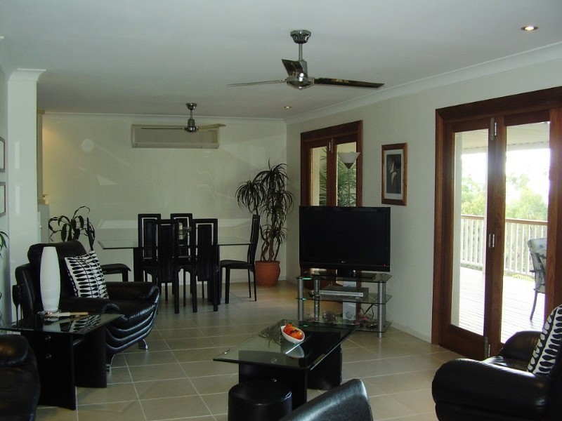 23 Highvale Drive, Helensvale QLD 4212