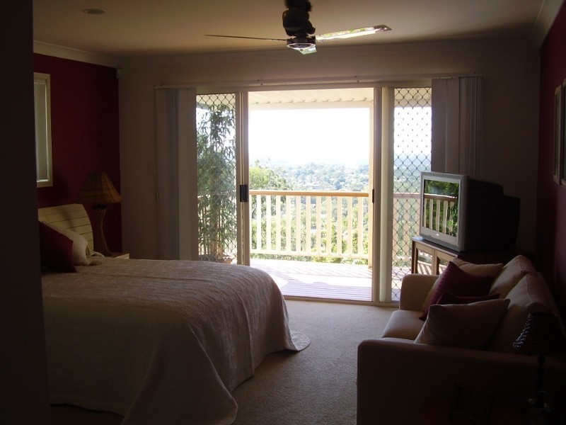 23 Highvale Drive, Helensvale QLD 4212